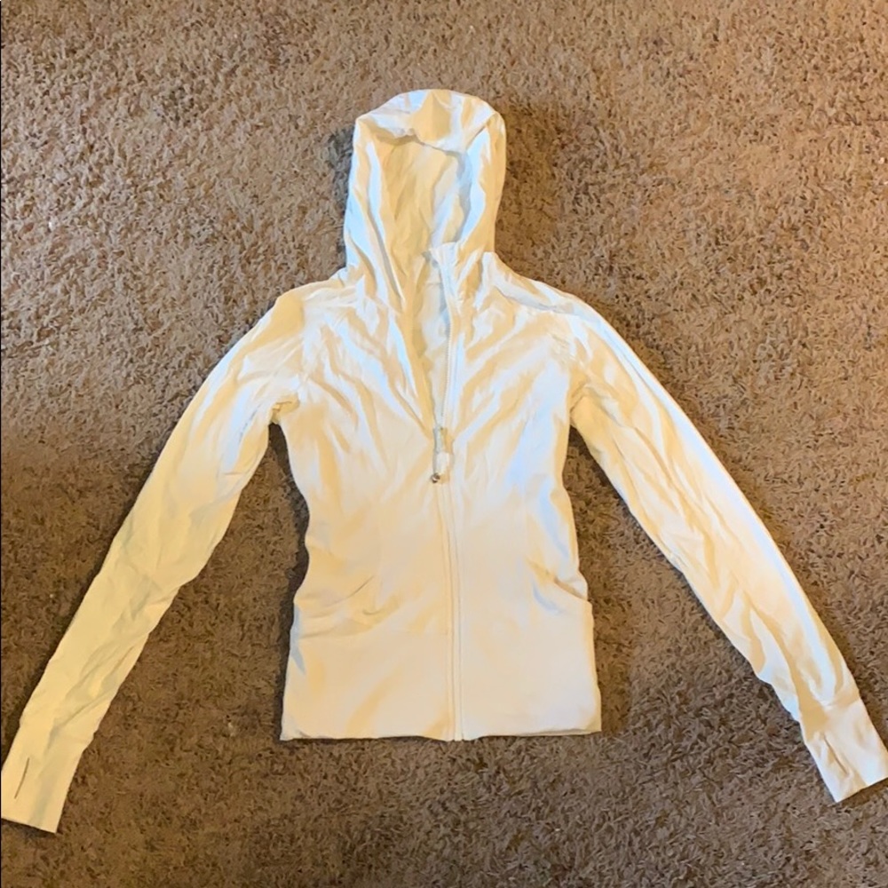 Cream Lululemon in flux jacket